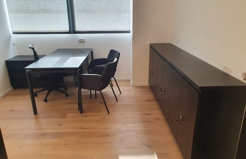 שולחן מנהלים