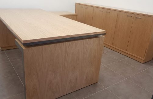 שולחן מנהלים